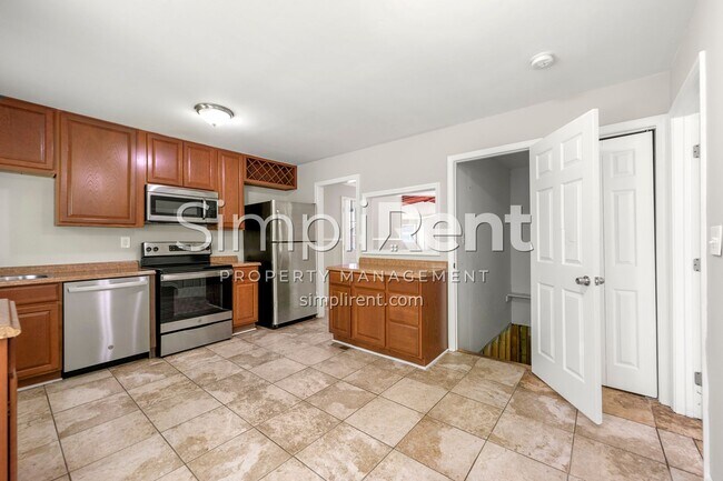Foto del edificio - Charming 4 Bd / 2 Bath in College Park!