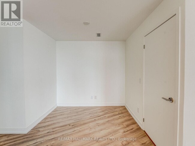 Photo du bâtiment - 135 E Liberty St