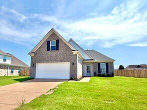 Building Photo - 135 Summer Rose Ln