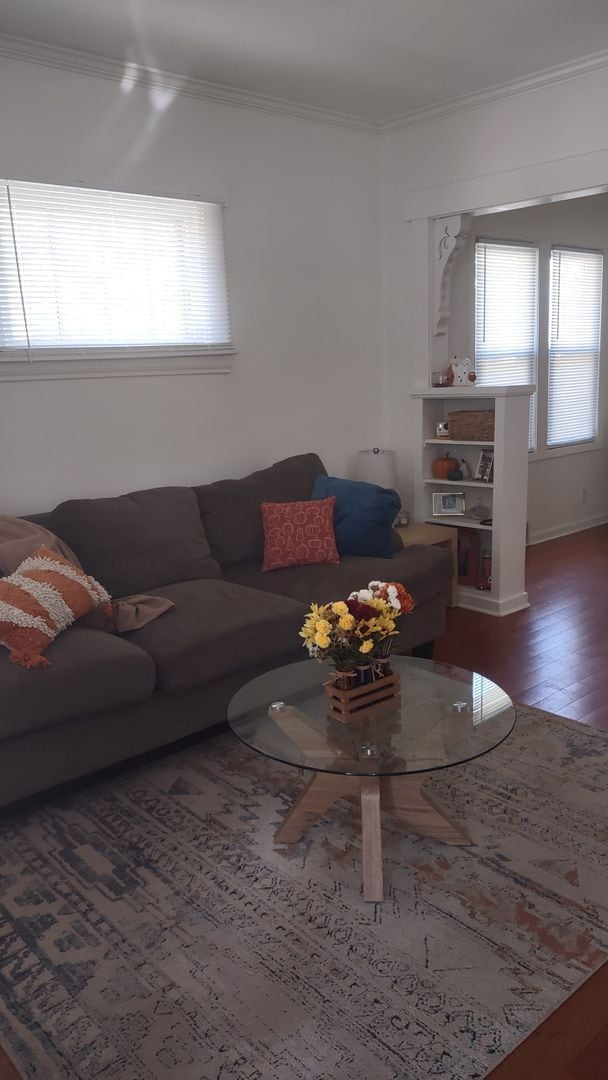 Building Photo - Single family Home available July 1st!