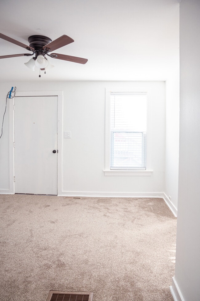 Front Door/LR - 106 Cedar Ave
