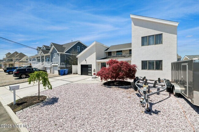 Foto del edificio - 385 Aldo Dr