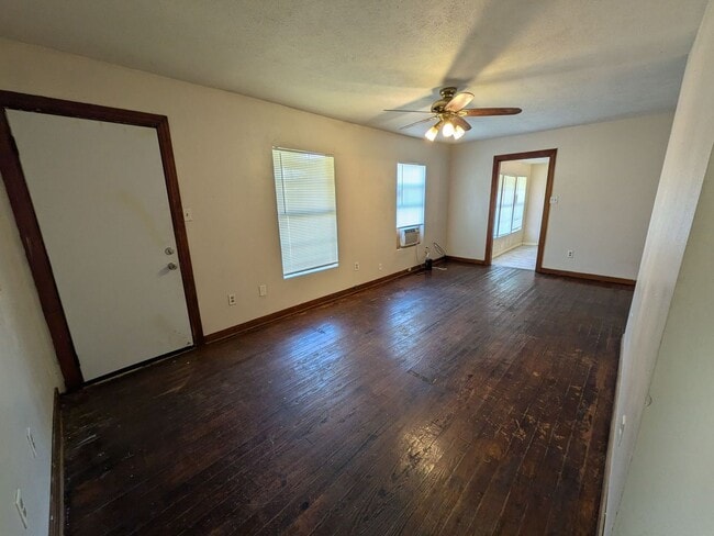 Foto del edificio - 475 Mitchell St