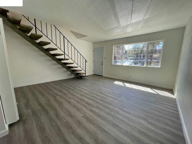 Foto del edificio - 746 Sheridan St