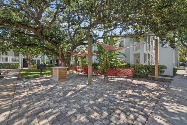 Foto del edificio - 5440 S MacDill Ave