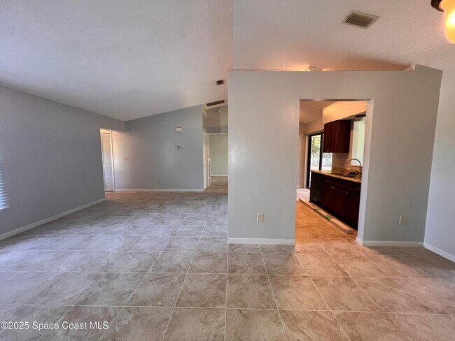 Foto del edificio - 1480 Amador Ave NW