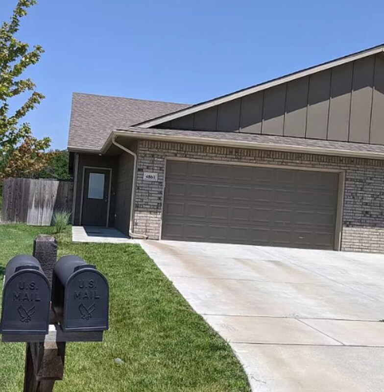 4861 N Hillside Ct, Wichita, KS 67219 House Rental in Wichita, KS