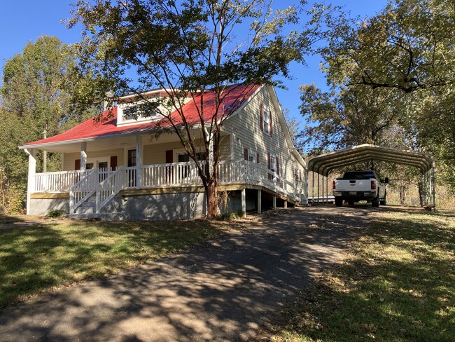 Foto del edificio - 3426 Frank Whisnant Rd