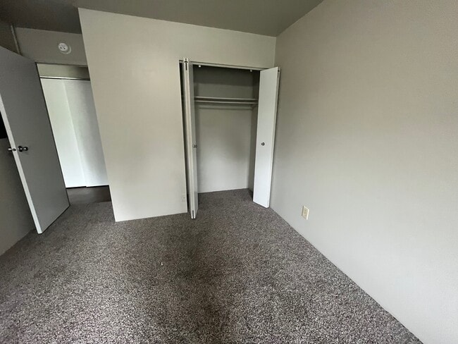 Bedroom - Richmond Hills Apartments