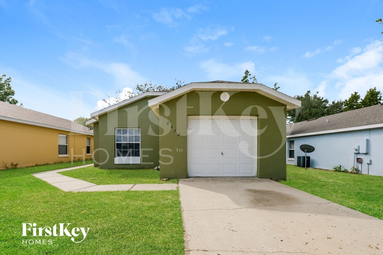 Foto principal - 6512 Viewpoint Ct