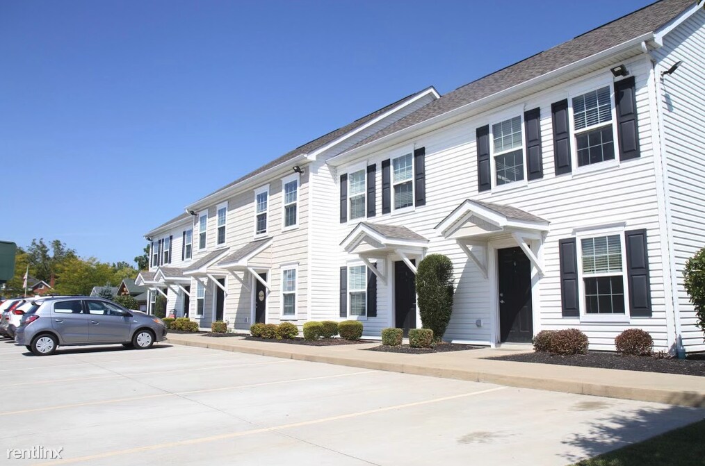 Foto principal - 2 br, 1.5 bath Townhome - 57 High Street 8