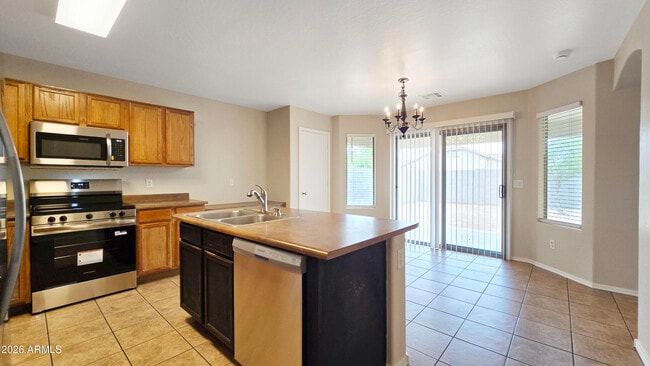 Foto del edificio - 25805 W Dunlap Rd