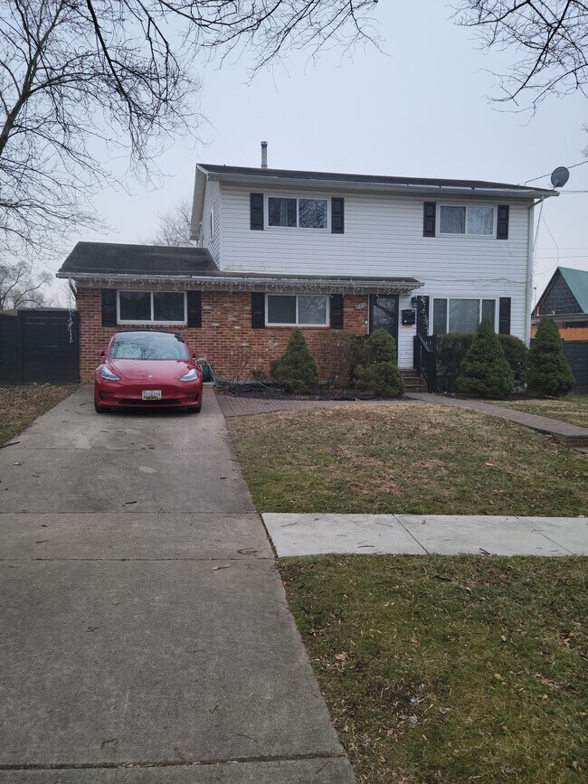Building Photo - 4712 Mercury Dr