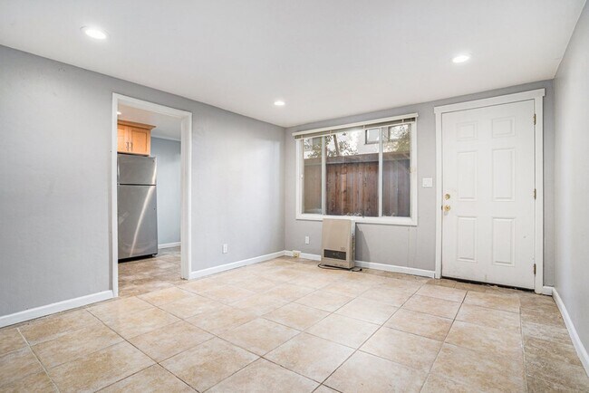 Foto del edificio - 1203 Benton St. - 1 bedroom | 1 bath