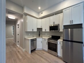 Building Photo - 35 Delle Ave