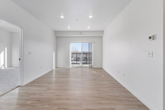 Foto del edificio - 2465 62nd Ave S