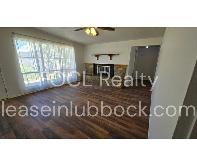 Foto del edificio - Bright and Open 4 Bedroom Home