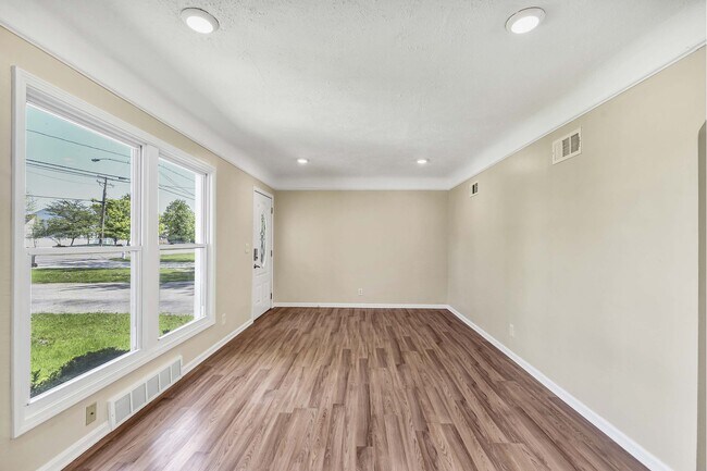 Foto del edificio - 33031 Bagley Rd