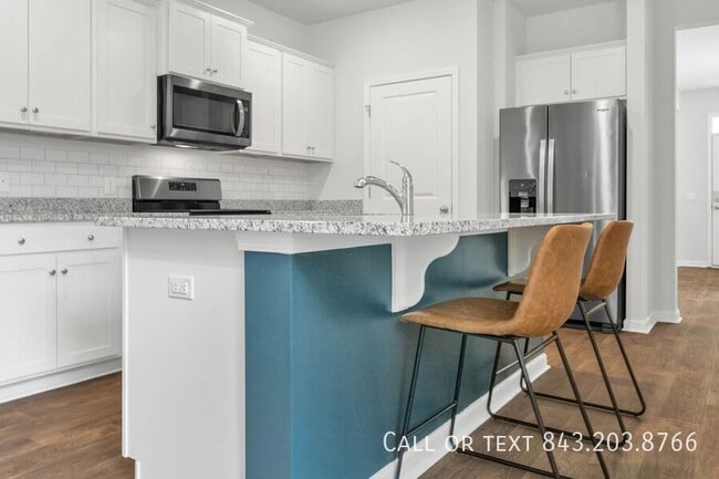 Foto del edificio - 212 Sweet Cherry Ln