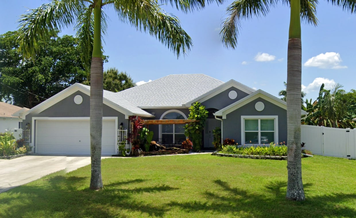 Primary Photo - 2830 Surfside Blvd