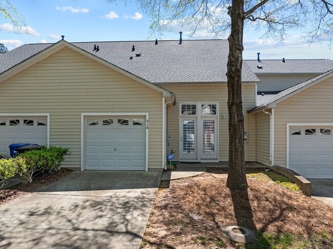 Building Photo - 218 Basset Hall Dr