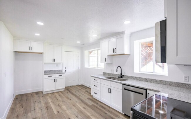 Foto del edificio - 457 S 100 E St