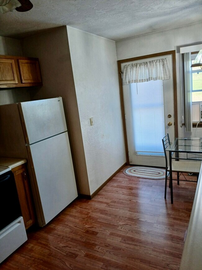 Foto del edificio - 142 Homestead Ln
