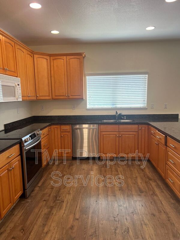 Foto del edificio - 3479 Hanley Dr