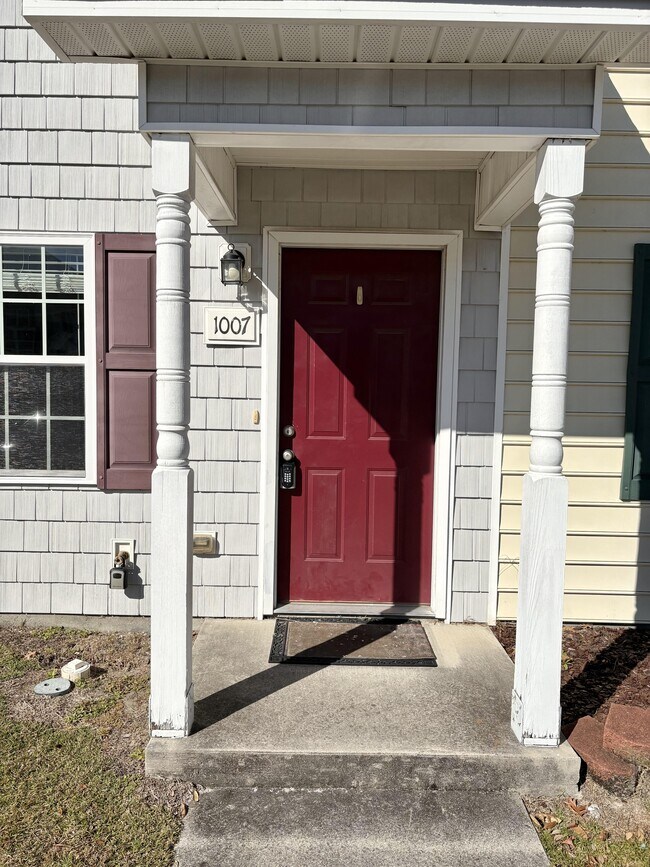 Foto del edificio - 1007 Banister Loop