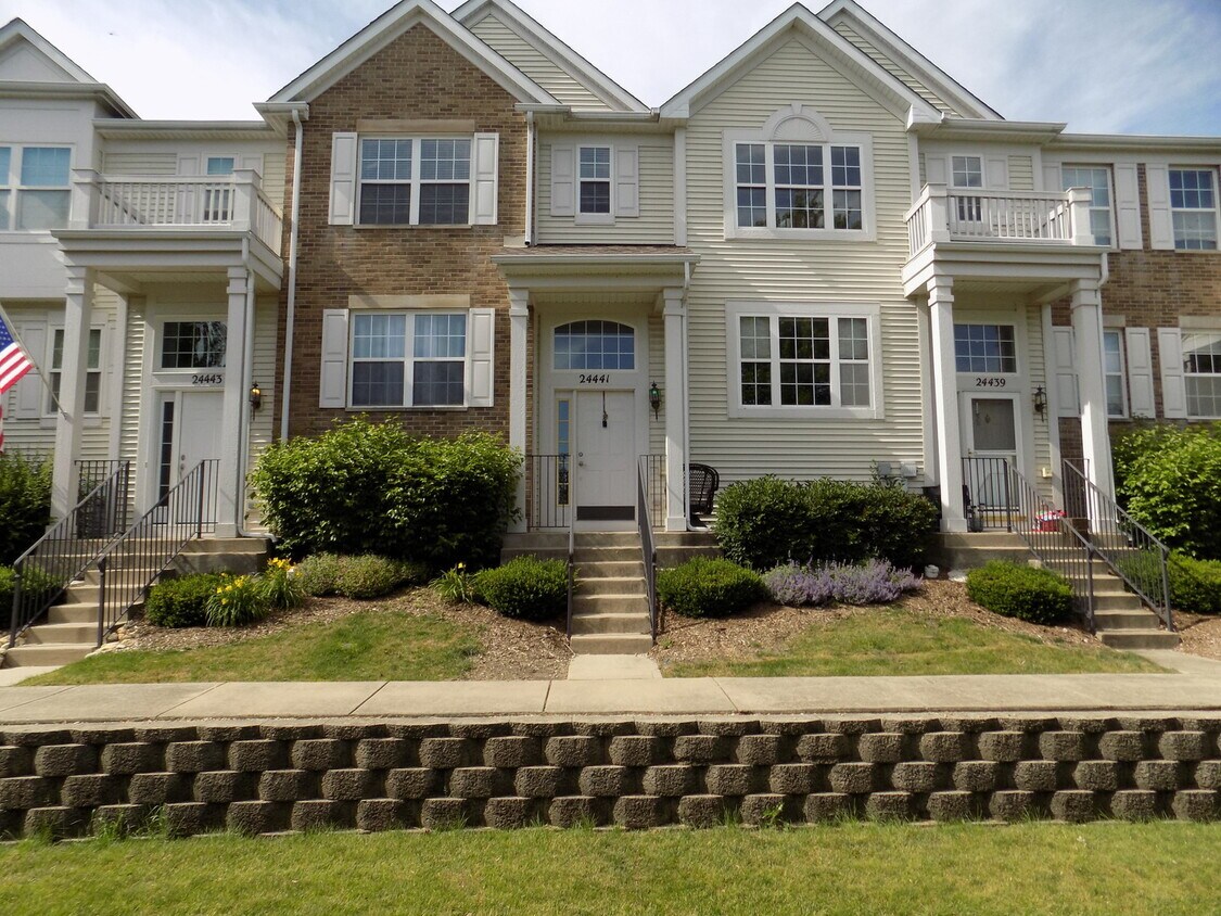 24441 John Adams Dr, Plainfield, IL 60544 Townhome Rentals in