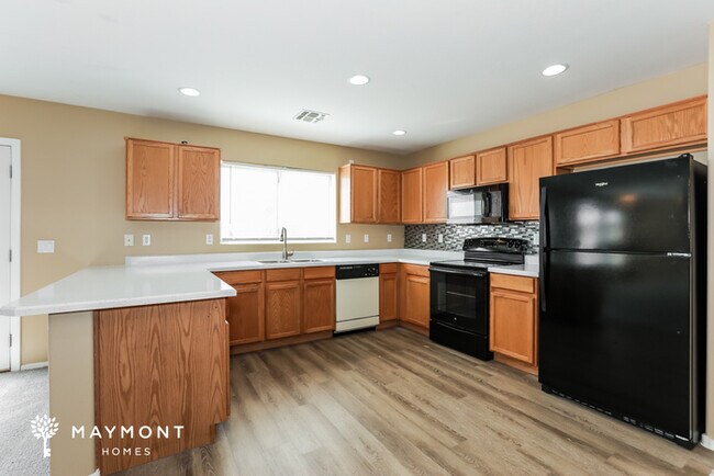 Foto del edificio - 1593 E 10th St