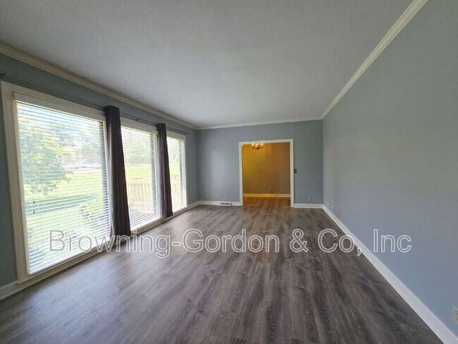 Foto del edificio - 790 Bellevue Rd