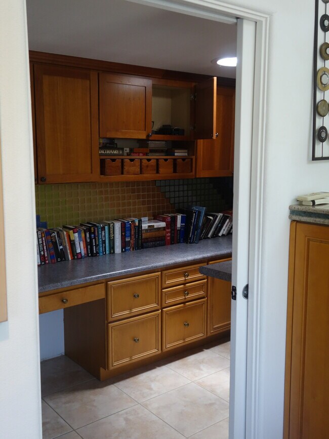 Office - 75270 Palm Shadow Dr