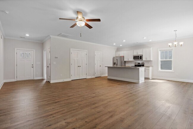 Building Photo - Charming 3-Bedroom Ranch Home – Move-in Re...
