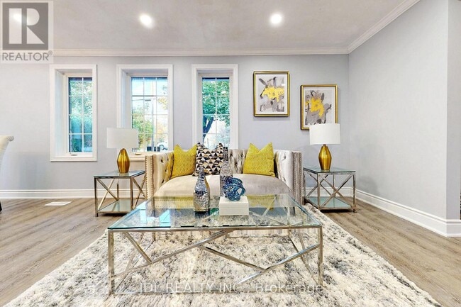 Building Photo - 180 Olde Bayview Ave