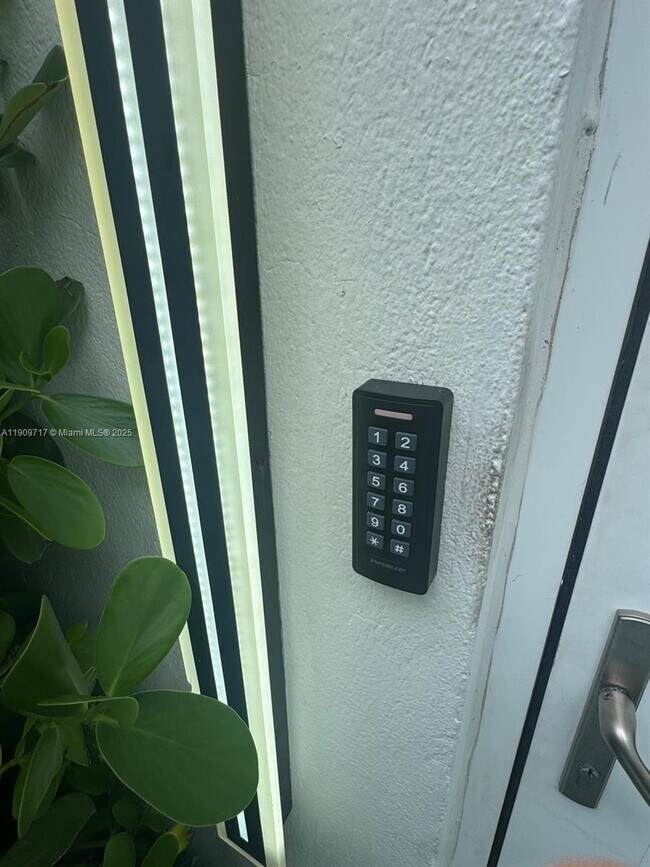 Foto del edificio - 315 W 28th St