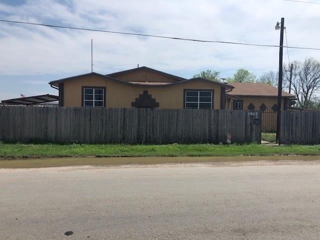 Building Photo - 1902 Alderete Ln