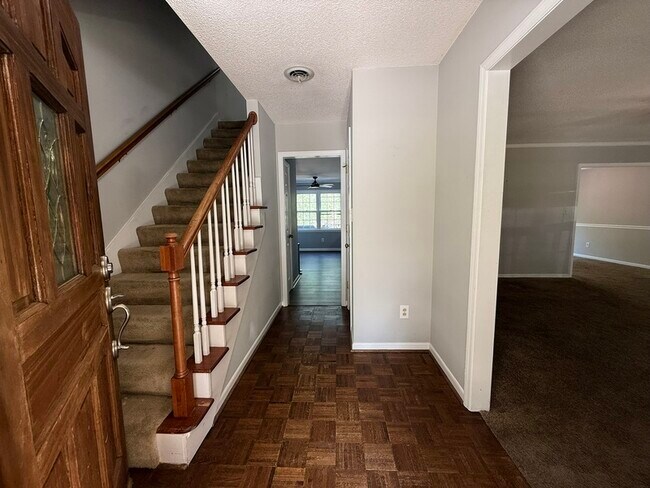 Foto del edificio - 110 S Pinepoint Dr