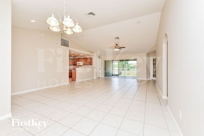 Foto del edificio - 2310 NE 34th Ln