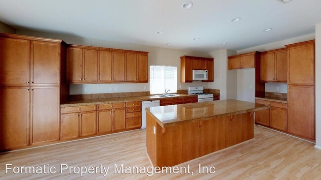 Foto del edificio - 4 br, 3 bath House - 1361 Cooper Beech