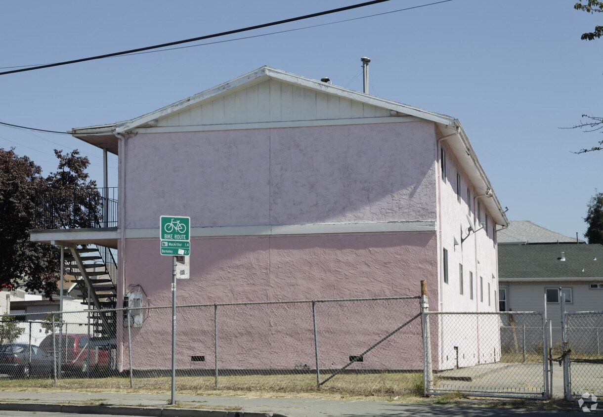 Foto del edificio - 891 Milton St