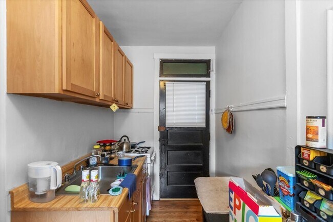 Foto del edificio - 658 W Oakdale Ave