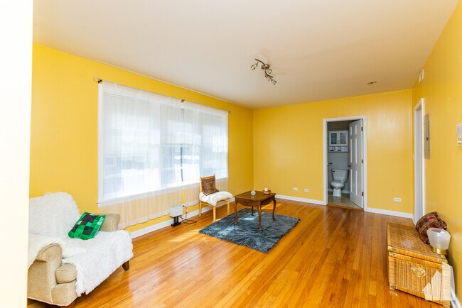 Building Photo - 7320 N Honore St
