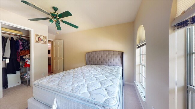 Foto del edificio - 17319 Jackson Pines Dr