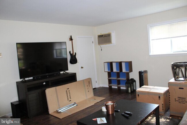 Foto del edificio - 314 Ellis Rd