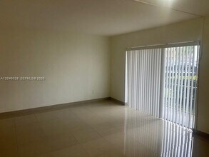 Building Photo - 10395 N Kendall Dr