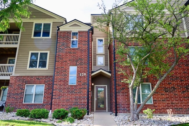 Building Photo - 129 Glengarry Dr