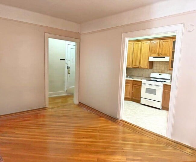 Building Photo - 83-09 Lefferts Blvd