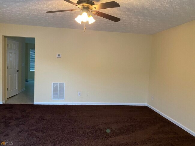Foto del edificio - 7200 Grosbeak St