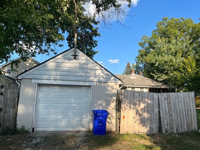 Garage - 321 Dana Ave